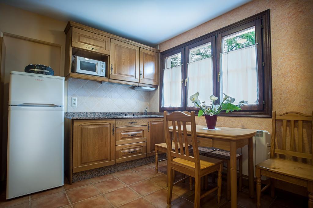 Apartamentos El Pradon De Santa Marina Parres de Llanes Kamer foto